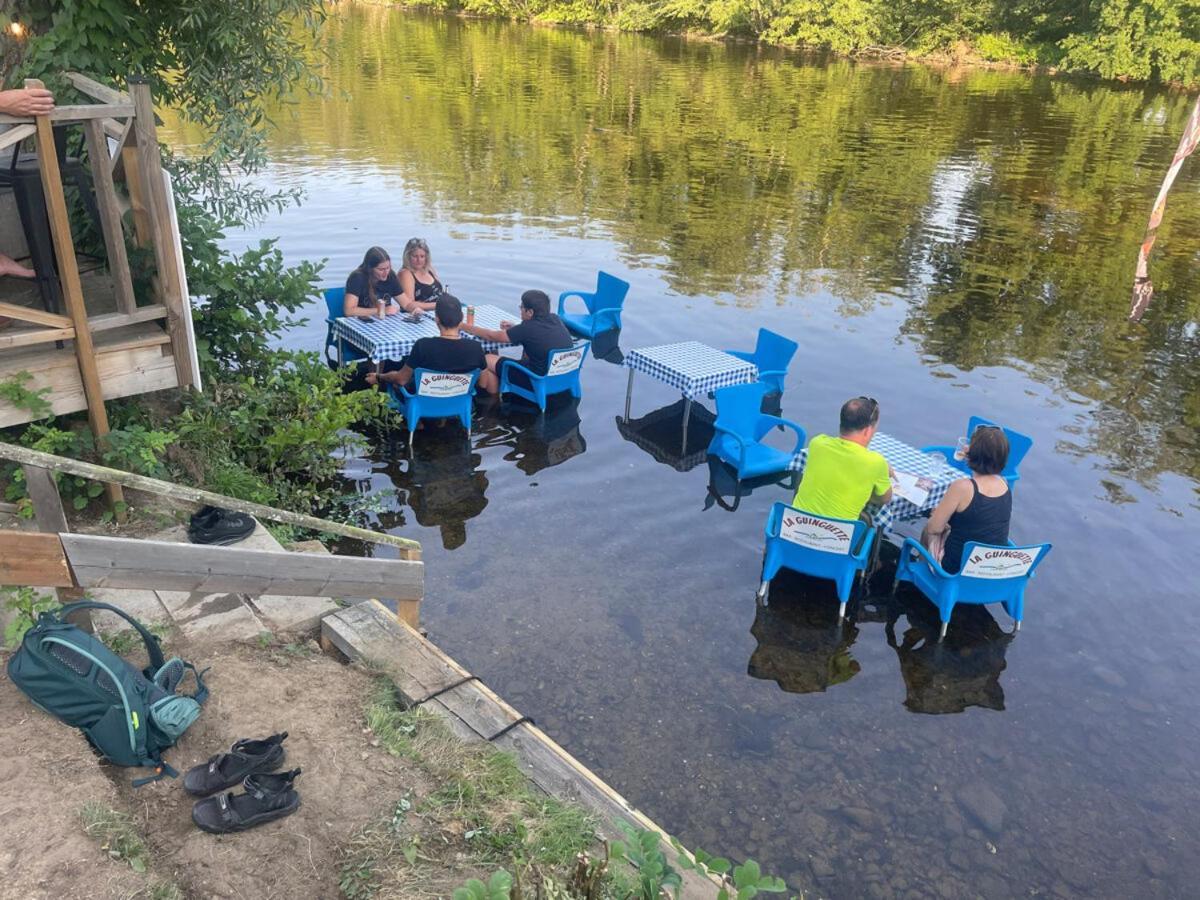 Tonneau Herbergement Insolite Au Camping Des Nieres Ebreuil Exterior photo